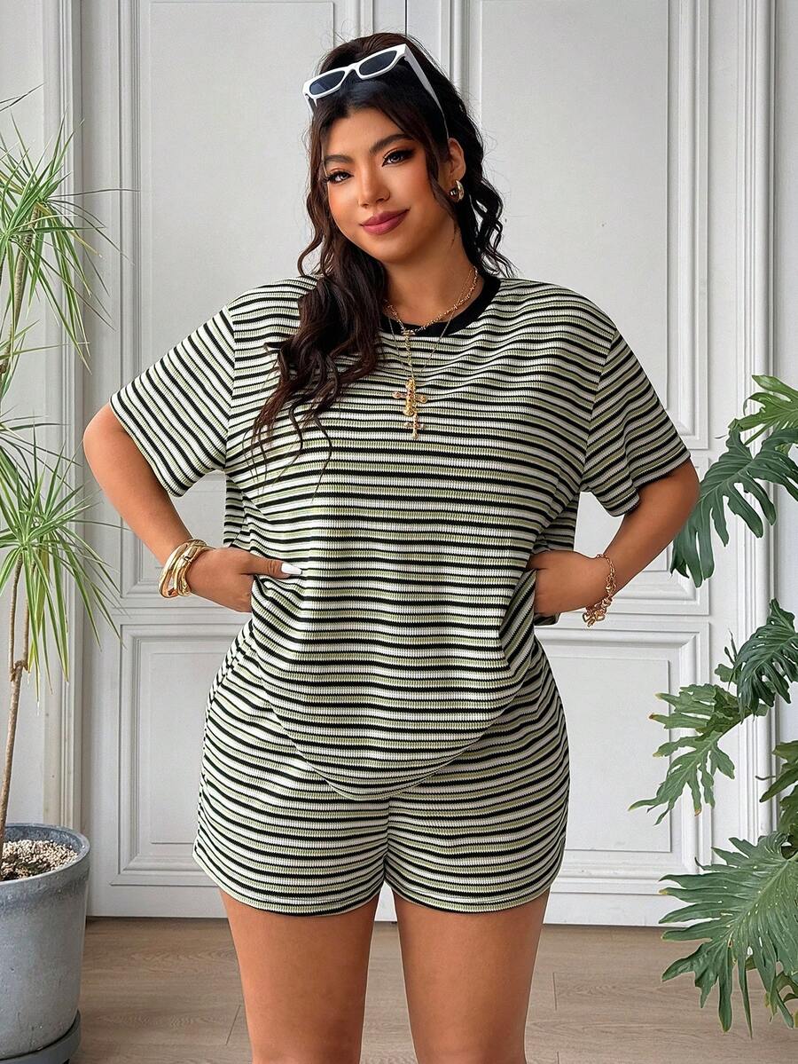 SHEIN EZwear 条纹加大码女式宽松圆领落肩短袖两件套,夏季 - 彩色 - 查看 1