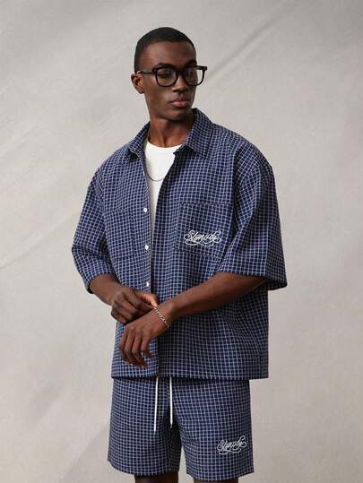 STYNVO Bộ áo sơ mi và quần short nam mùa hè phong cách casual đi chơi & đi làm, dáng rộng, họa tiết thêu chữ, vai trễ