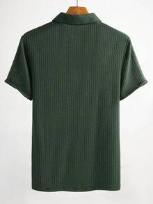 Manfinity CasualCool 男士休闲纯色翻领短袖 Polo 衫，夏季款 - 墨綠色 - 查看 2