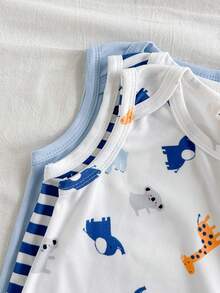 SHEIN Vintaside Kids 男婴春夏多色可爱清新舒适无袖背心三件套。三种款式：卡通动物印花、纯蓝色和蓝白条纹。针织面料，宽松版型。三件套满足多种穿搭场景需求。适合幼儿休闲、户外散步等场合穿着。 - 彩色 - 查看 5