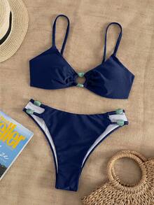 Swim Chiccia 新款两件套优雅休闲巧克力棕色比基尼套装，采用奢华亮泽的棕色面料，复古波西米亚风 Y2K 辣妹风泳装，三角褶皱胸罩式泳衣上装饰有绿色玉珠 O 形环，高腰性感比基尼泳裤侧边点缀绿色玉珠，可调节细肩带，是夏季海滩度假、音乐节、春假旅行、海岛度假的理想之选。 - 藍色 - 查看 5