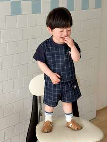Dazy Kids 男嬰圓領格紋韓風短袖卡通刺繡T恤與短褲2件套夏季套裝 - 藍色 - 查看 6