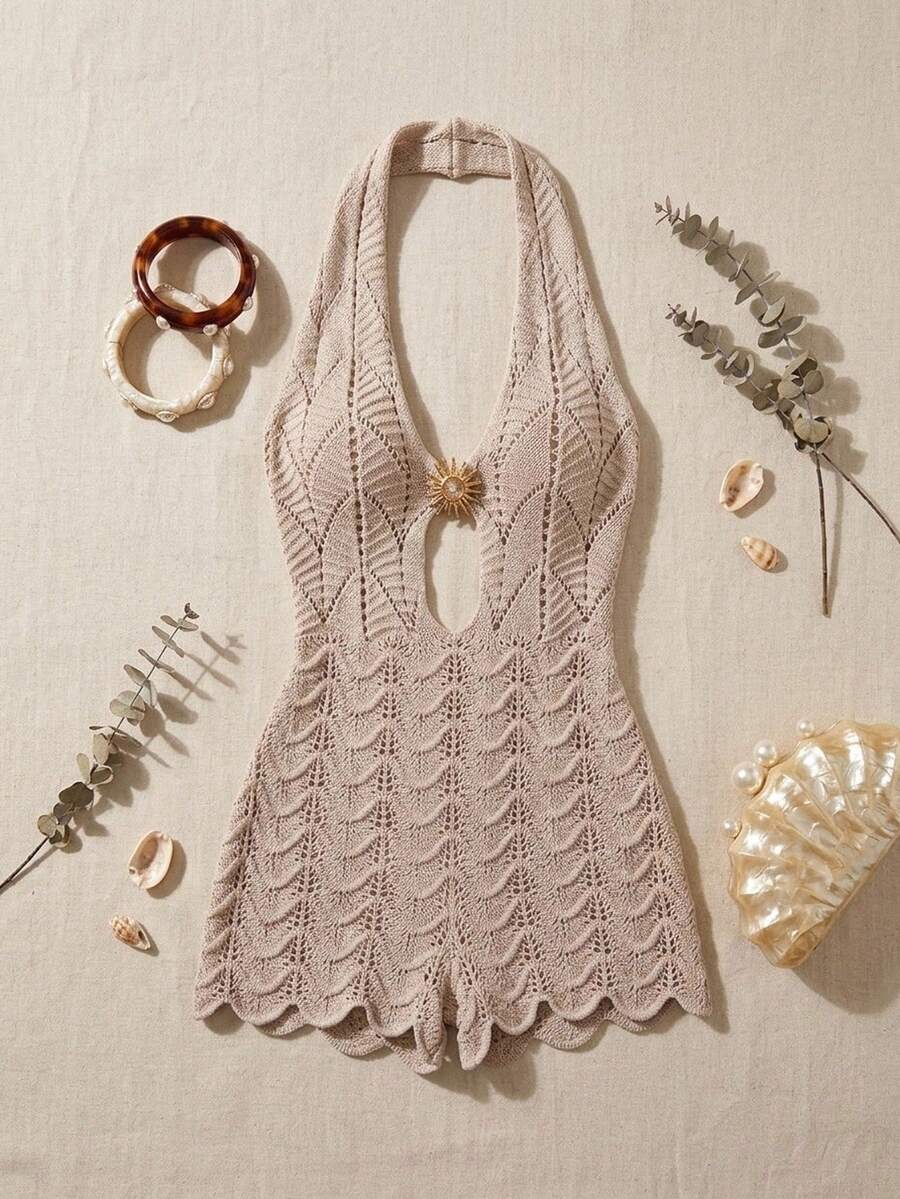 SHEIN PETITE 女士度假卡其色钩针编织纹理露背V领金属点缀连体裤,性感沙滩连体裤,适合假日、约会、海滩度假、婚礼、派对、邮轮旅行、城市度假、波西米亚风度假、音乐节、嬉皮风、西部风钩针连体裤,女士钩针泳衣,女士沙滩连体裤 - 卡其色 - 查看 1