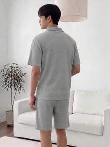 Napfluff 纯色休闲 Polo 领短袖短裤字母装饰男士睡衣套装 - 淺灰色 - 查看 10
