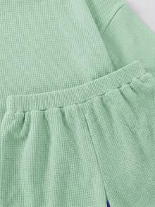 SHEIN LMoss Kids 两件套女童针织纯色圆领宽松T恤和修身短裤套装 - 綠色 - 查看 3
