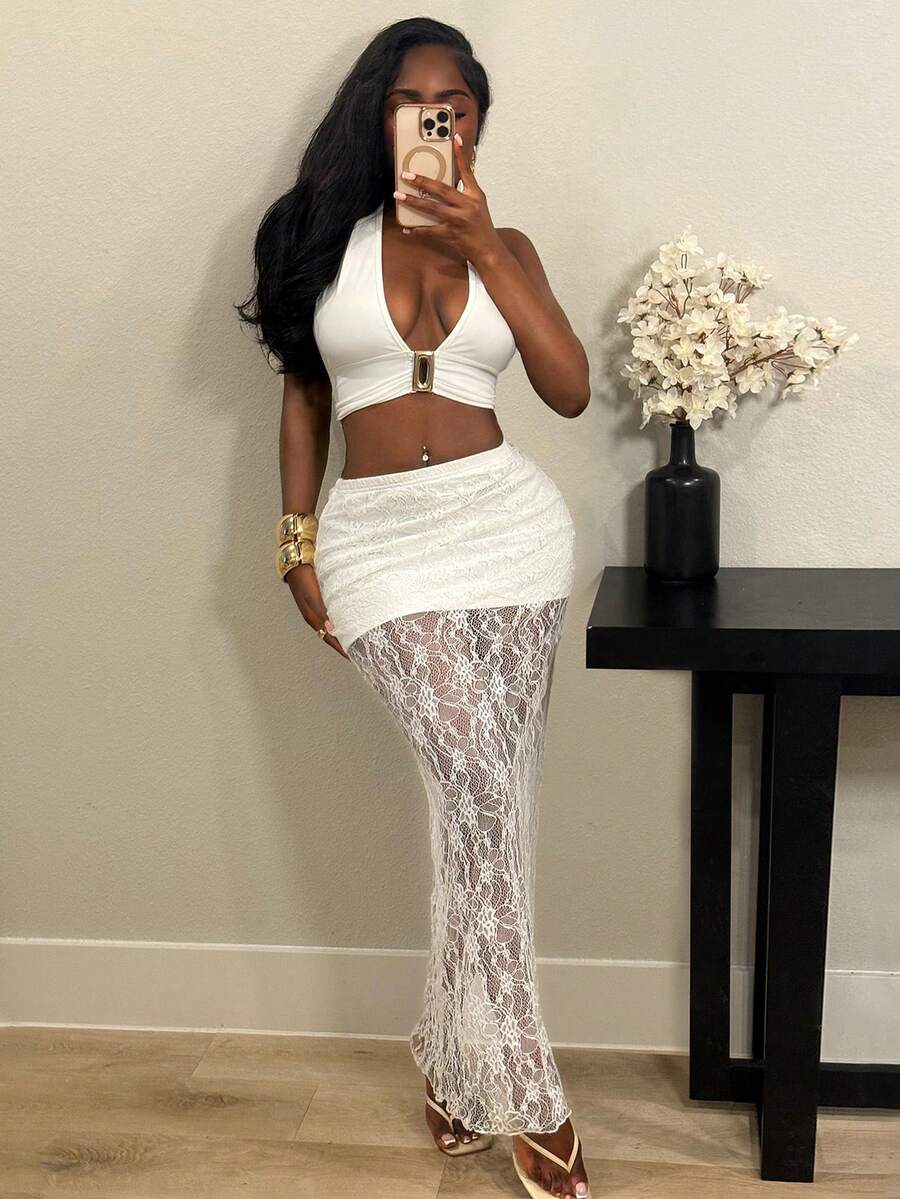 SHEIN BamGlam Bộ đồ hẹn hò thời trang dành cho nữ, gồm áo hai dây hở lưng màu trơn và chân váy ngắn phối ren. - trắng - Xem 1