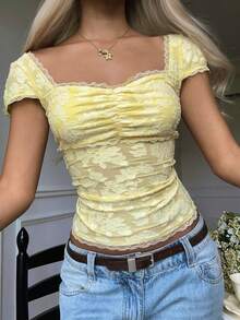 CovetEZ 女款休閒黃色鏤空對比蕾絲T恤 - 黃色 - 查看 9