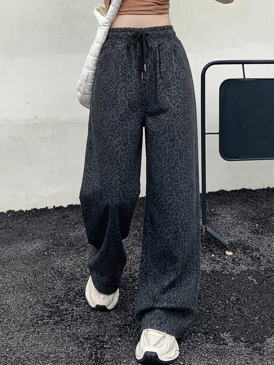 DAZY Celana Jeans Wanita Model Lebar dengan Tali Serut dan Motif Leopard, Kasual, Serbaguna untuk Pemakaian Sehari-hari - Grey - View 1