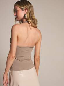 KSTM Áo croptop cổ chữ V, kiểu yếm, có chi tiết xếp ly và hở lưng, không tay, ôm sát cơ thể, thích hợp cho mùa hè. - Xám - Xem 2