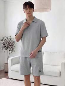 Napfluff 纯色休闲 Polo 领短袖短裤字母装饰男士睡衣套装 - 淺灰色 - 查看 5