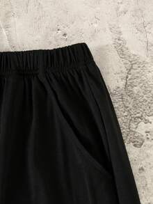 SHEIN Conjunto de streetwear com estampa de máscara gótica para adolescentes, composto por camiseta de manga curta e gola redonda e shorts com bolso. Ideal para primavera/verão. - Multicolorido - Ver 5