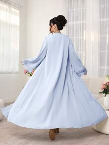 Al Najma Elegante bata abaya con adorno floral, adecuada para primavera y verano - Azul - Ver 2