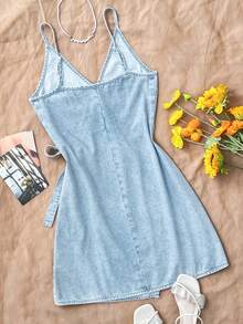 Soleia Gaun Denim Musim Panas Wanita Warna Polos Tanpa Lengan dengan Tali Bahu Tipis dan Model Silang - Light Wash - View 2
