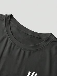 Manfinity Homme 男士大尺碼休閒字母印花落肩寬鬆T恤短褲套裝，適合日常穿著與通勤，夏季度假款 - 彩色 - 查看 4