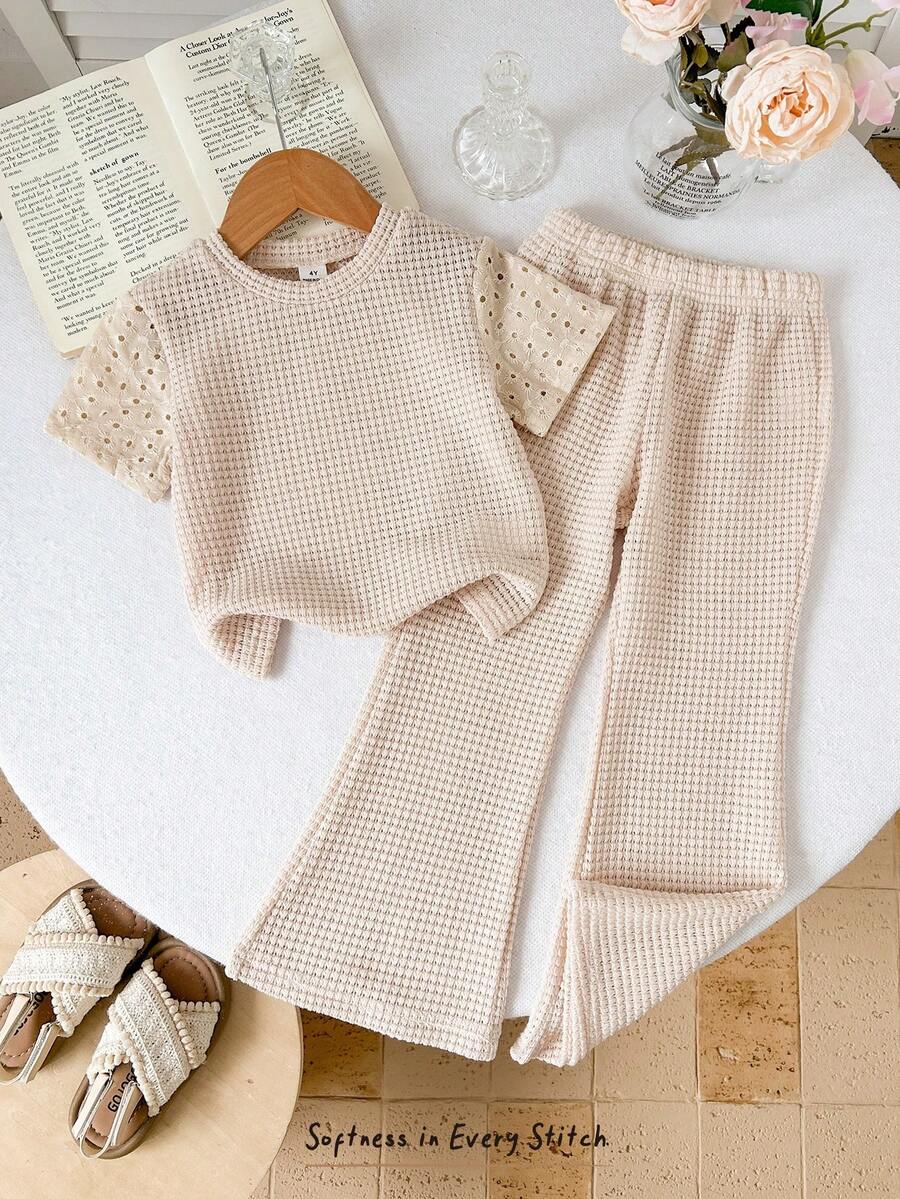 Cozy Pixies Bộ 2 món áo sát nách dệt kim phối patchwork & quần dài rộng phong cách casual cho bé gái - Màu be - Xem 1