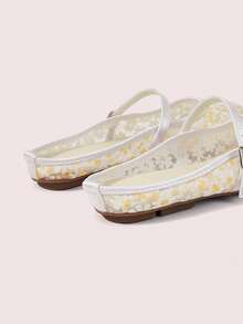 CUCCOO DOLLMOD Women's Shoes, Light Yellow, Round Toe Dew Heel Closed Toe Sandals, Flower Embroidered Mesh Yarn, Sweet And Cute, Comfortable, Soft And Breathable - Chrysanthemum - White - View 6