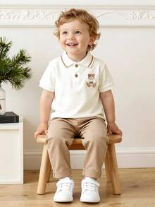 SHEIN Vintaside Kids Bộ 2 món áo polo bé trai phong cách thường ngày thêu họa tiết gấu kèm quần kaki - Màu be - Xem 4