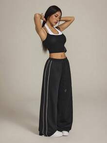 SHEIN PETITE 女士冬季街头风家居日常穿着外出运动休闲基本款条纹纹理装饰黑色低腰宽松运动裤 - 黑色 - 查看 1