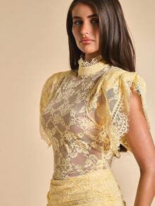 SHEIN BAE Robe en dentelle à col montant, manches à pétales, jaune, pour le printemps/été. Robe courte plissée à la taille, transparente, sexy et douce pour les sorties - Jaune citron - Voir 7