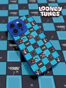 LOONEY TUNES X SHEIN 1件 Looney Tunes 足球棋盤格霧面手機殼 深藍色，手機殼，印有完整 Looney Tunes 足球隊棋盤格圖案和經典 "LOONEY TUNES" 標誌。全覆蓋防震保護您的手機。卡通愛好者和 Looney Tunes 粉絲的完美禮物。相容於 iPhone 手機殼 & Galaxy 手機殼，手機配件，快速出貨。 - 藍色 - 查看 2