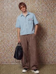 Manfinity Áo sơ mi denim ngắn tay màu xanh dương kẻ sọc thêu, phong cách đường phố thường ngày dành cho nam giới. - Rửa nhẹ - Xem 3