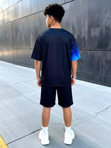 青少年男孩黑色夏季街頭風套裝，火焰漸層印花圓領短袖T恤與短褲2件組，休閒返校服飾 - 綠色 - 查看 6