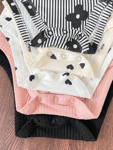 Cozy Pixies 5件套男婴复古甜美黑白条纹、迷你碎花印花、涂鸦花卉、爱心图案、粉色罗纹针织5件套休闲简约弹力纯色连体衣，夏季舒适 - 彩色 - 查看 4