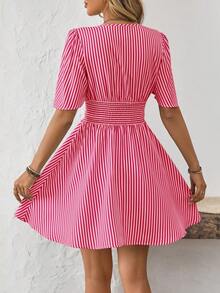 SHEIN Clasi Rochie midi cu talie elastică și dungi, stil vacanță - Roz fierbinte - Vizualizare 2
