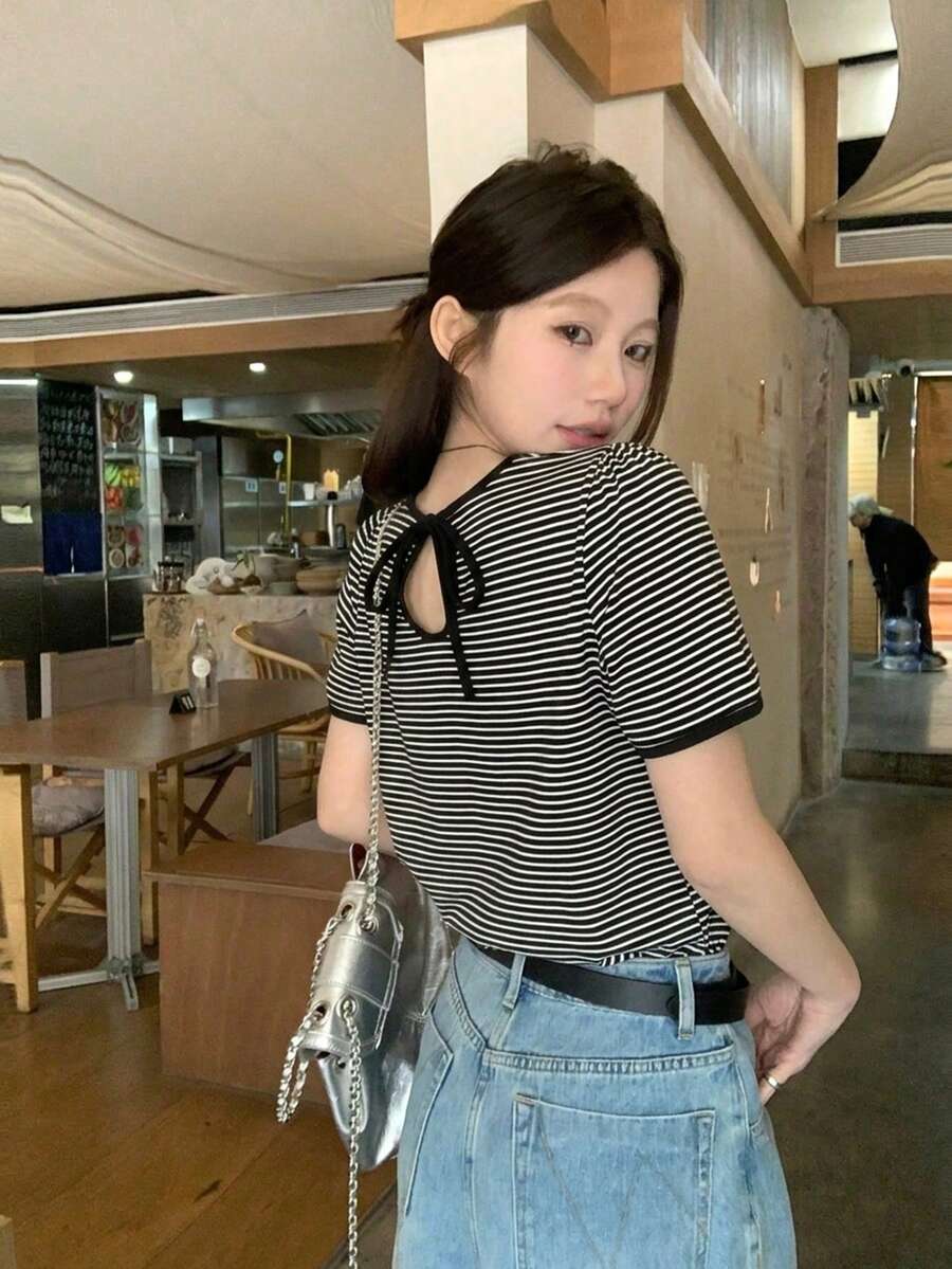 DAZY 女款圓領條紋休閒短袖T恤可愛上衣校園風 - 黑色 - 查看 1