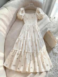 SHEIN Franclia 碎花胸部收腰荷叶边泡泡袖连衣裙，白色休闲连衣裙，女士度假连衣裙，度假装，沙滩装 - 白色 - 查看 1