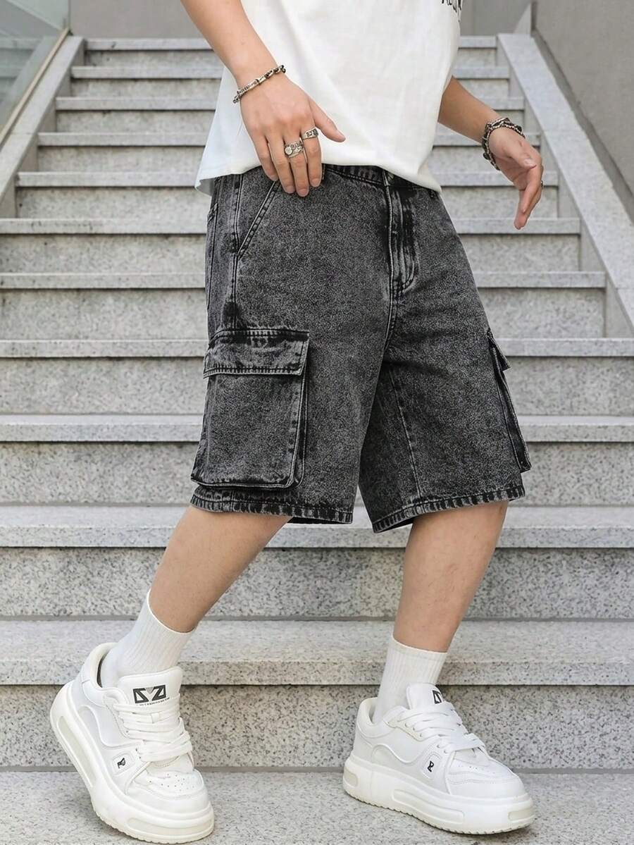 SHEIN 青少年男孩时尚休闲Y2K浅蓝色牛仔工装口袋宽松牛仔短裤,适合青少年男孩日常穿着,柔软舒适,是青少年男孩春夏返校季的理想选择。 - 黑色 - 查看 1