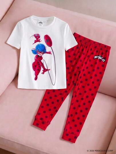 Miraculous Ladybug X SHEIN Bộ đồ mặc nhà gồm áo ngắn tay in hình hoạt hình và quần bó sát in chấm bi dành cho bé gái.