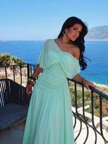 Elegante vestido de mujer verde menta de malla con fruncido, escote asimétrico sin hombros, línea A, estilo bohemio tropical, atuendo de verano para boda - Wasserblau - Ver 7