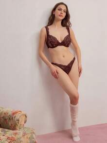 Elorette 经典性感蕾丝边钢圈+丁字裤女士外出内衣套装 - 棕色 - 查看 2