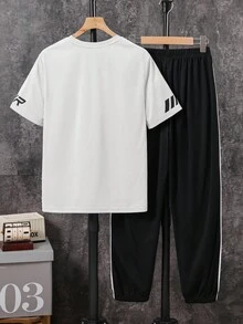 SHEIN 2件套青少年男童/青少年男童休闲日常舒适印花圆领宽松短袖T恤和印花撞色直筒针织裤套装 - 黑與白 - 查看 2