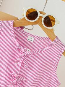 SHEIN Vintaside Kids 女童两件套，采用纹理条纹图案，粉色蝴蝶结装饰无袖上衣和阔腿裤，甜美可爱，夏季休闲装扮。 - 粉色 - 查看 4