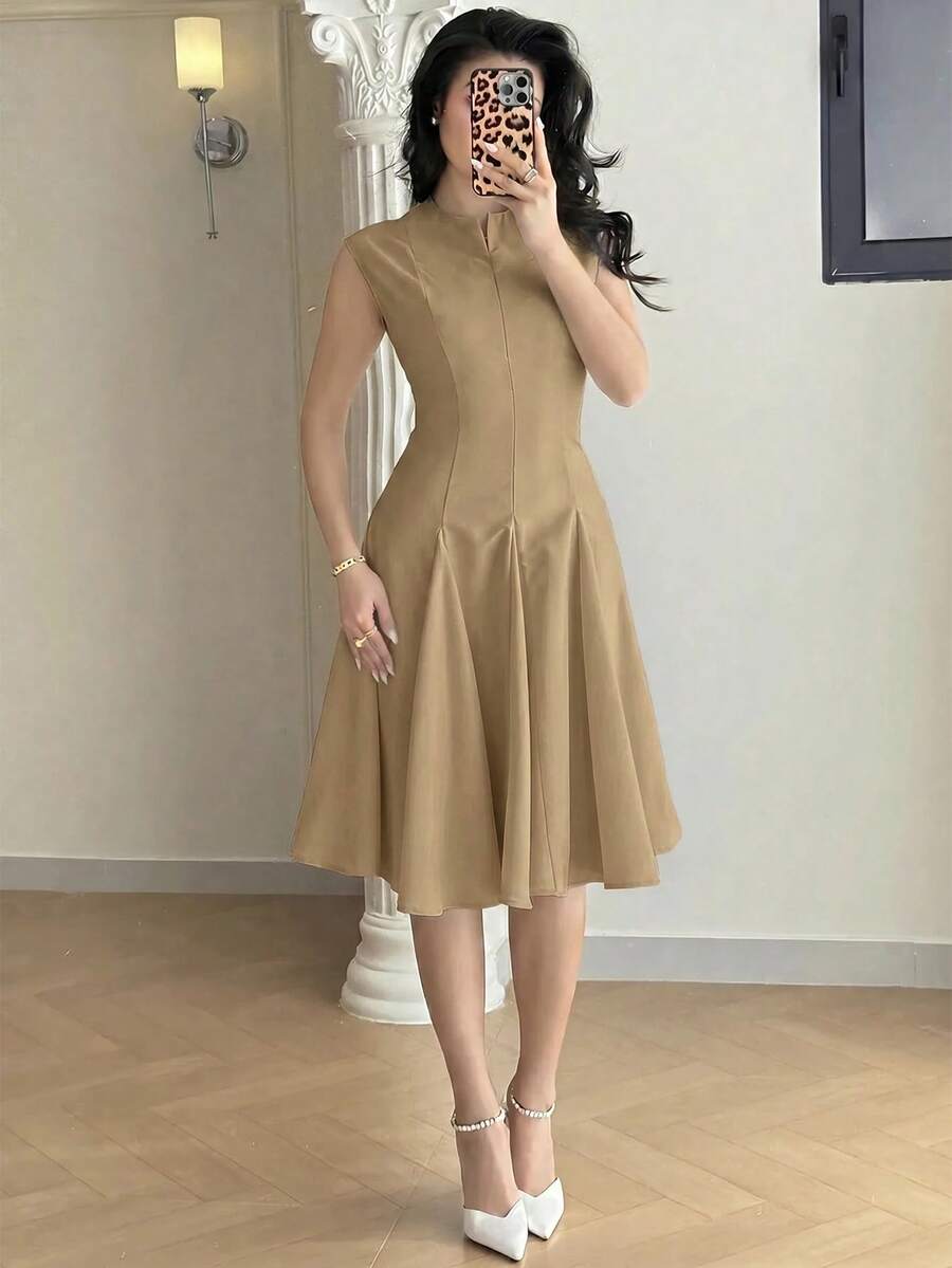 Feyla 女士纯色拉链设计短袖休闲迷你连衣裙 - 卡其色 - 查看 1