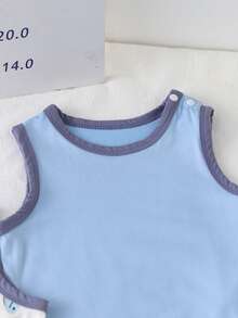 SHEIN Playful Pals 3件套男婴/中性婴幼儿新生儿0-3岁条纹纯色三件套服装，包括圆领无袖背心、恐龙印花上衣和纯色印花上衣、条纹短裤，休闲可爱夏季亲子装 - 彩色 - 查看 5