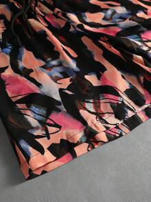 ROMWE MEN Street Life Men's Elastic Waist Shorts With Artist Graffiti Print - Multicolor - View 3