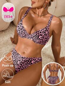 Swim DD+ Bộ bikini nữ 26SS thanh lịch, lãng mạn, gợi cảm với họa tiết da báo, được thiết kế đặc biệt cho vòng ngực DD+, có gọng nâng đỡ, mút đệm có thể tháo rời, phù hợp cho kỳ nghỉ biển, dã ngoại trà chiều, tiệc tùng, mặc hàng ngày, thể thao ngoài trời và tạo phong cách thời trang. - Màu Hồng Tươi - Xem 1