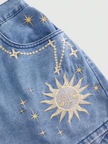 ROMWE Hippie Vintage Sun, Moon & Star Embroidery Pattern Skinny Plus Size Denim Shorts - Baby Blue - View 4