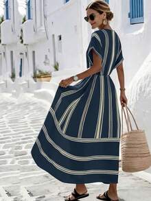 SHEIN Holidaya Vestido casual de vacaciones con cuello en V, cintura ceñida y mangas cortas holgadas a rayas para mujeres, para primavera/verano - Azul Marino - Ver 2