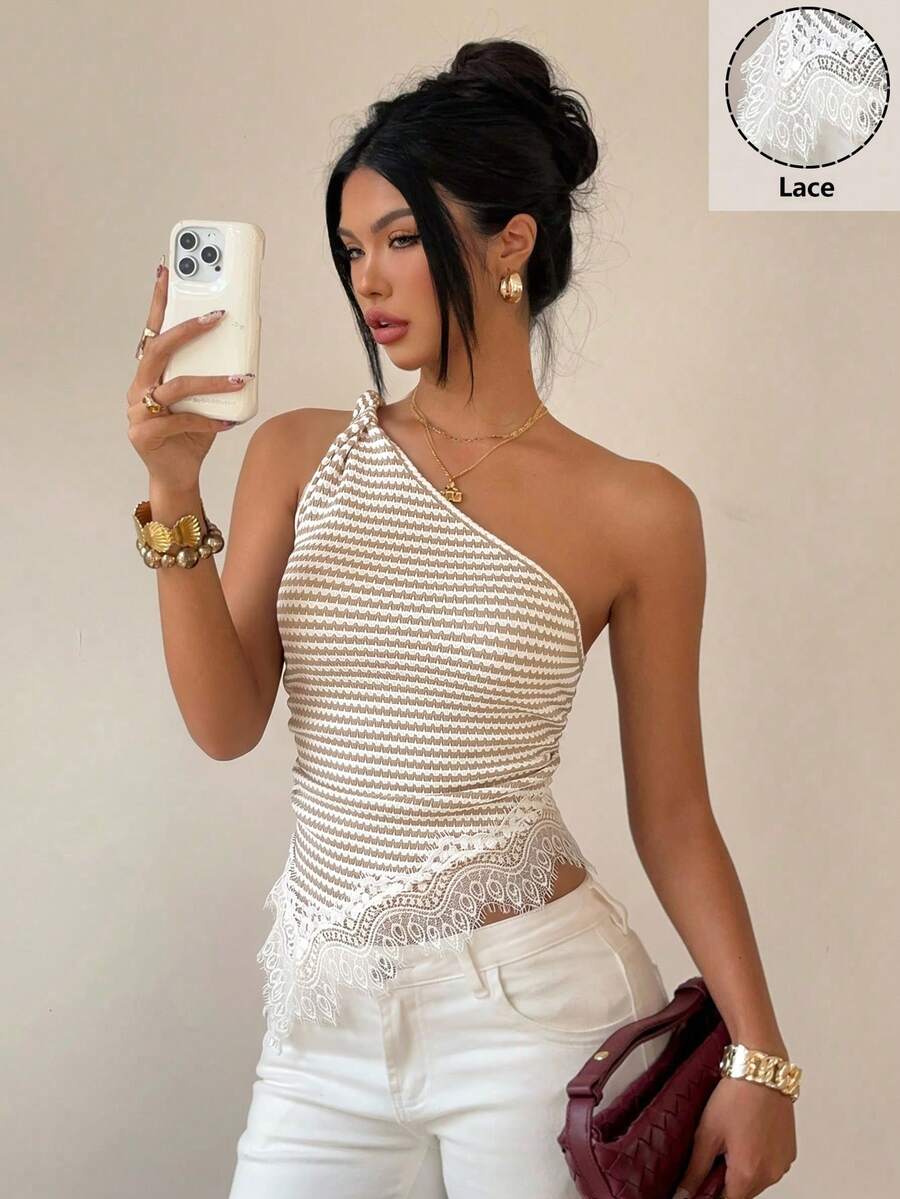 Siren Gaze Áo kiểu lệch vai thắt nút ren phối nhiều mảnh, áo blouse nữ ôm dáng thanh lịch, màu đen, áo crop top dự tiệc, áo mùa hè thường ngày, hở vai, hở lưng, thích hợp cho tiệc tùng, lễ hội âm nhạc.