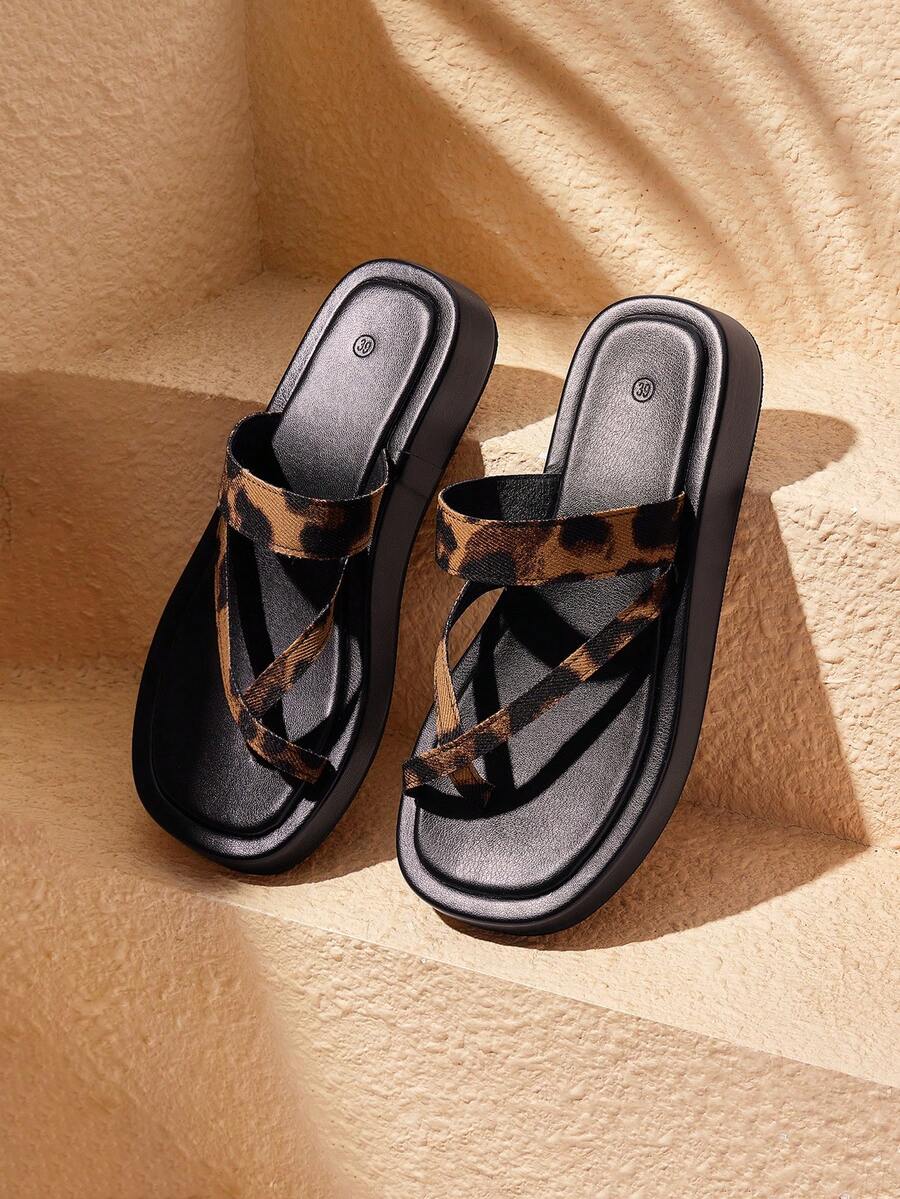 HighSole Dép lê nữ họa tiết da báo mùa xuân hè mới, quai chéo, đế dày, đế mềm mại thoải mái, đế bằng, kiểu dáng thường ngày, dép đi trong nhà họa tiết da báo mát mẻ, thích hợp cho tiệc tùng hoặc du lịch. - Màu nâu báo - Xem 1