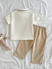 SHEIN Vintaside Kids Bộ 2 món áo polo bé trai phong cách thường ngày thêu họa tiết gấu kèm quần kaki - Màu be - Xem 2