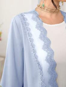 Al Najma Elegante bata abaya con adorno floral, adecuada para primavera y verano - Azul - Ver 6