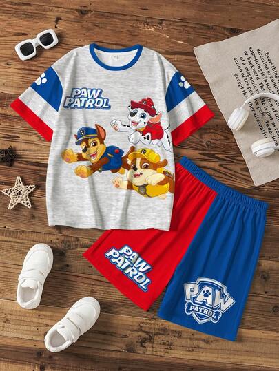 SHEIN | PAW Patrol Bộ 2 món cho bé trai: Áo thun cổ tròn tay ngắn in chữ và dấu chân thú cưng, kèm quần short phối màu tương phản.