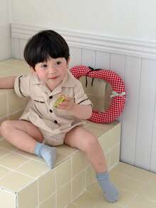 Dazy Kids Áo liền quần cho bé trai cổ ve áo, hai túi, cài nút, kiểu dáng thường ngày - Màu be - Xem 5