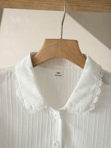 SHEIN 女童優雅休閒公主風襯衫，刺繡花卉領口、長袖、前開鈕扣，適合上學、教師節，娃娃洋裝上衣 - 白色 - 查看 3