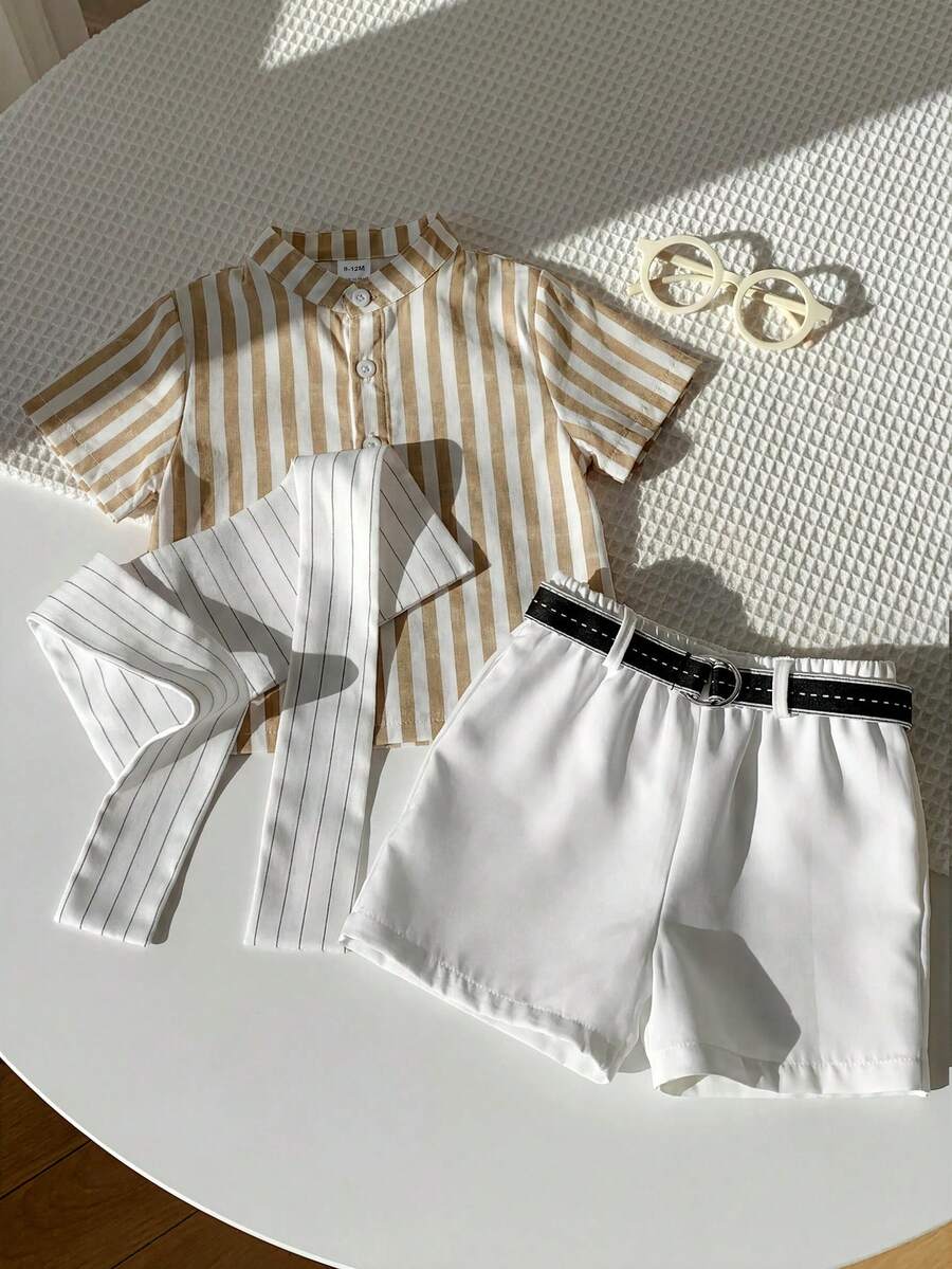 SHEIN 男婴三件套舒适休闲百搭时尚简约条纹领短袖T恤/POLO衫、条纹披肩和白色短裤套装,适合室内、室外、日常、运动、玩耍、派对、拍照、度假、婚礼、迎婴派对、春夏等场合。 - 彩色 - 查看 1